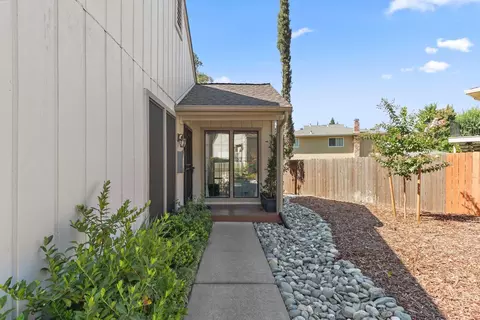 Exterior - 3928 Park Circle Ln #C, Carmichael, CA 95608 photo 3 of 17