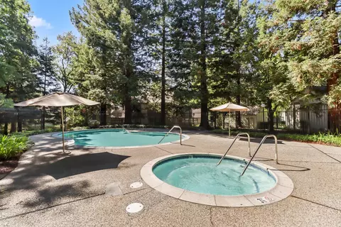 Exterior - 3928 Park Circle Ln #C, Carmichael, CA 95608 photo 14 of 17