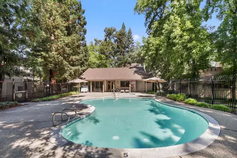 Exterior - 3928 Park Circle Ln #C, Carmichael, CA 95608 photo 15 of 17