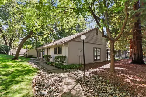 Exterior - 3928 Park Circle Ln #C, Carmichael, CA 95608 photo 12 of 17