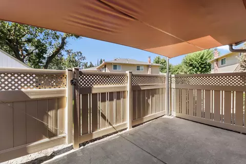 Exterior - 3928 Park Circle Ln #C, Carmichael, CA 95608 photo 4 of 17