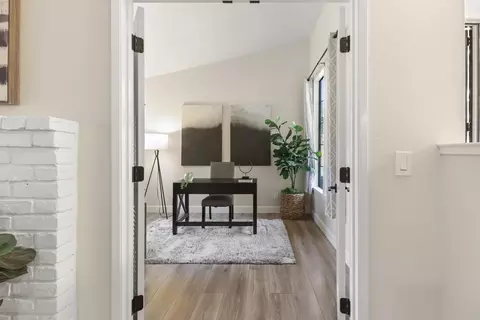 Entry Way - 3928 Park Circle Ln #C, Carmichael, CA 95608 photo 2 of 3