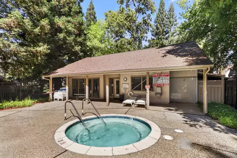 Exterior - 3928 Park Circle Ln #C, Carmichael, CA 95608 photo 16 of 17