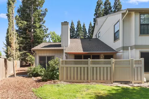 Exterior - 3928 Park Circle Ln #C, Carmichael, CA 95608 photo 9 of 17