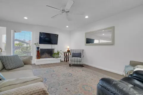Living - 481 Hedstrom Rd, Turlock, CA 95382 photo 1 of 2