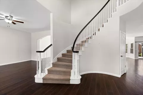 Entry Way - 3632 Northern Dancer Dr, Modesto, CA 95355 photo 3 of 7
