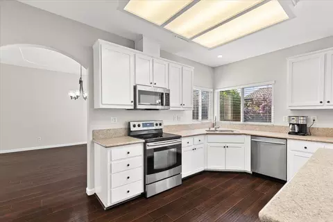 Kitchen - 3632 Northern Dancer Dr, Modesto, CA 95355 photo 5 of 7