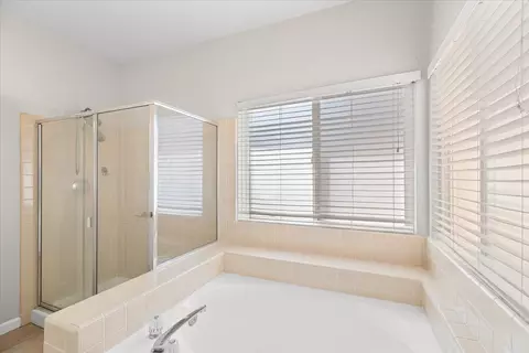 Bath - 3632 Northern Dancer Dr, Modesto, CA 95355 photo 2 of 4