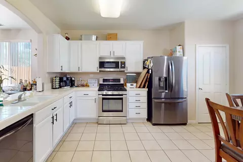 Kitchen - 745 Flyway Ct, Gridley, CA 95948 photo 1 of 4