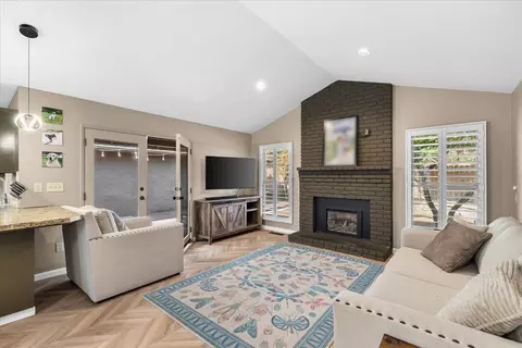 Living - 3213 Lakeshore Ct, Modesto, CA 95355 photo 7 of 7