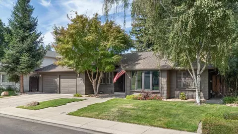 Exterior - 3213 Lakeshore Ct, Modesto, CA 95355 photo 2 of 17