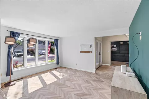 Living - 3213 Lakeshore Ct, Modesto, CA 95355 photo 2 of 7
