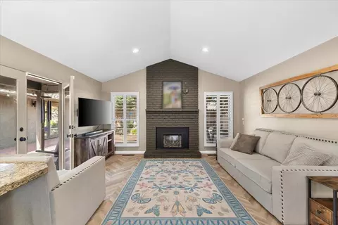 Living - 3213 Lakeshore Ct, Modesto, CA 95355 photo 6 of 7