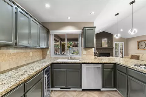 Kitchen - 3213 Lakeshore Ct, Modesto, CA 95355 photo 5 of 6