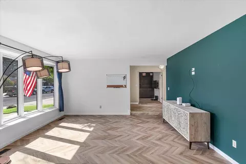 Living - 3213 Lakeshore Ct, Modesto, CA 95355 photo 3 of 7