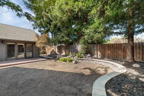 Exterior - 3213 Lakeshore Ct, Modesto, CA 95355 photo 9 of 17