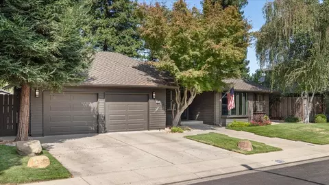 Exterior - 3213 Lakeshore Ct, Modesto, CA 95355 photo 3 of 17