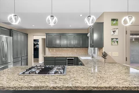 Kitchen - 3213 Lakeshore Ct, Modesto, CA 95355 photo 3 of 6