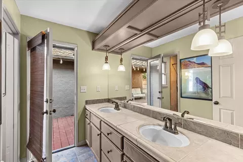 Bath - 3213 Lakeshore Ct, Modesto, CA 95355 photo 1 of 5