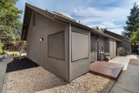 Exterior - 3213 Lakeshore Ct, Modesto, CA 95355 photo 15 of 17