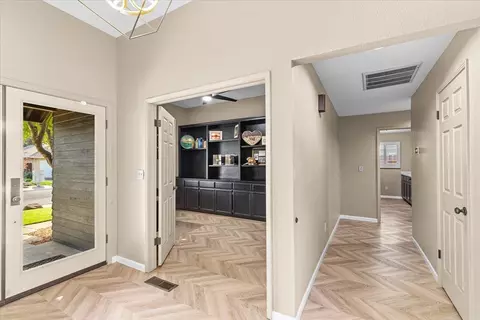 Entry Way - 3213 Lakeshore Ct, Modesto, CA 95355 photo 4 of 4