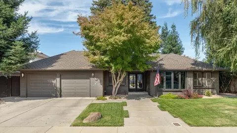 Exterior - 3213 Lakeshore Ct, Modesto, CA 95355 photo 4 of 17