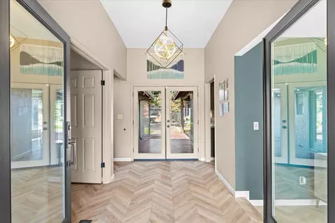 Entry Way - 3213 Lakeshore Ct, Modesto, CA 95355 photo 1 of 4