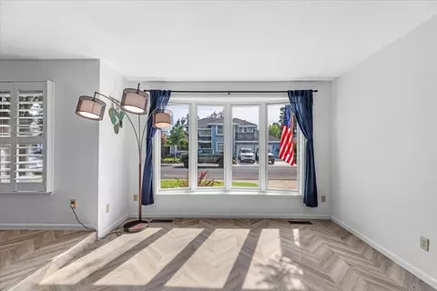 Living - 3213 Lakeshore Ct, Modesto, CA 95355 photo 4 of 7