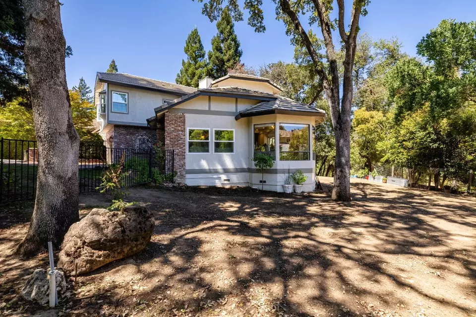 Exterior - 5312 Tall Oak Ln, Fair Oaks, CA 95628 photo 14 of 18