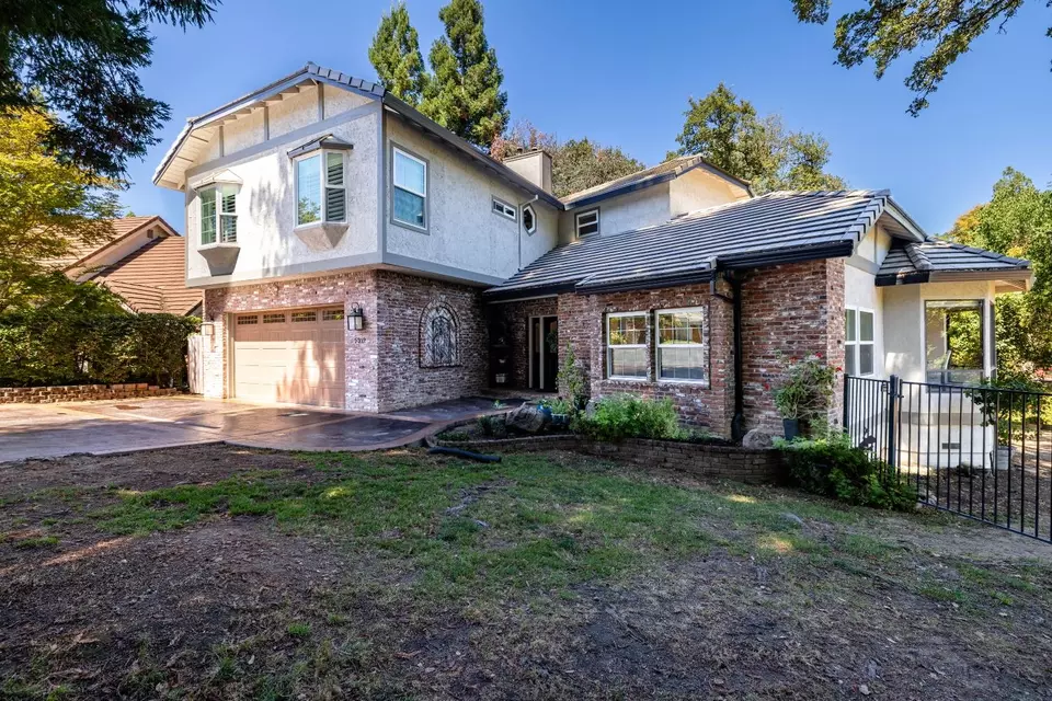 Exterior - 5312 Tall Oak Ln, Fair Oaks, CA 95628 photo 4 of 18