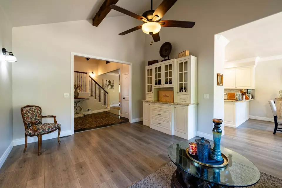 Entry Way - 5312 Tall Oak Ln, Fair Oaks, CA 95628 photo 2 of 2