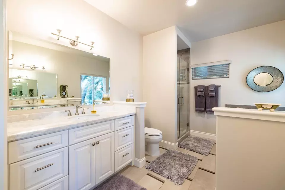 Bath - 5312 Tall Oak Ln, Fair Oaks, CA 95628 photo 4 of 6