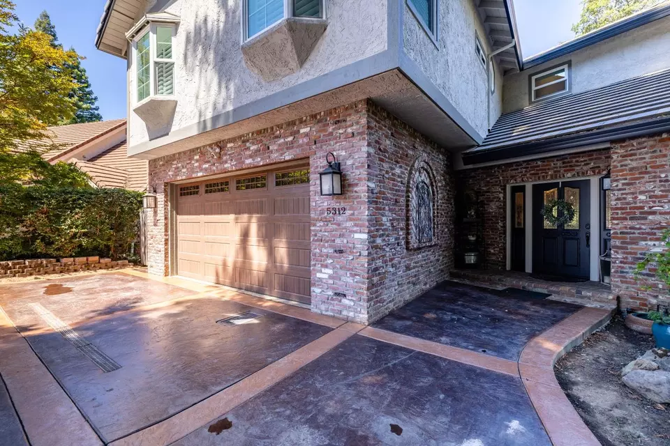 Exterior - 5312 Tall Oak Ln, Fair Oaks, CA 95628 photo 5 of 18