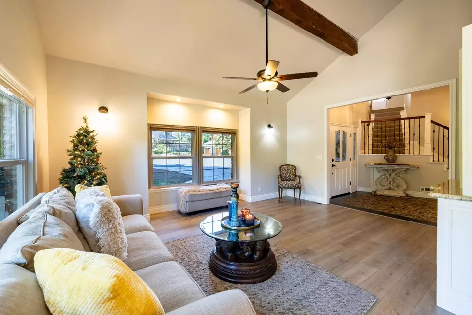 Living - 5312 Tall Oak Ln, Fair Oaks, CA 95628 photo 1 of 6