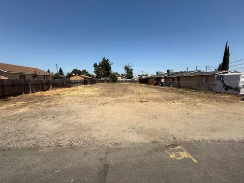 1805 Kenneth St, Modesto, CA 95351