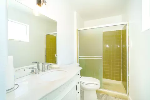 Bath - 732 Windward Dr, Rodeo, CA 94572 photo 2 of 2