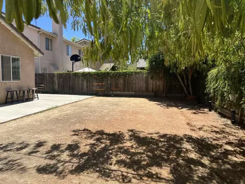 Exterior - 321 Condor Ct, Patterson, CA 95363 photo 4 of 5