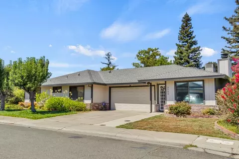 3200 Cabriolet Ct, Carmichael, CA 95608 photo 2