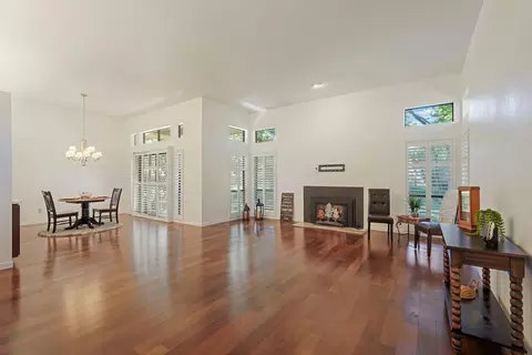 Living - 2487 Macarthur Pkwy, Lodi, CA 95242 photo 2 of 4