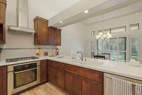 Kitchen - 2487 Macarthur Pkwy, Lodi, CA 95242 photo 3 of 6