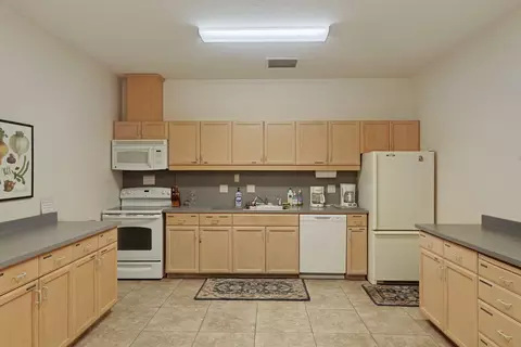 Kitchen - 2487 Macarthur Pkwy, Lodi, CA 95242 photo 6 of 6