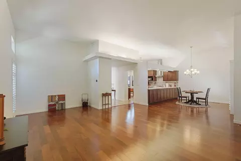 Living - 2487 Macarthur Pkwy, Lodi, CA 95242 photo 3 of 4