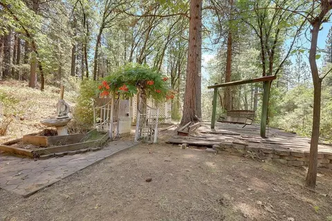 Exterior - 12986 S Mack Rd, Grass Valley, CA 95949 photo 18 of 33