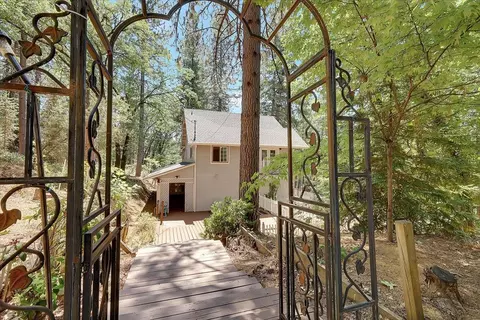 Exterior - 12986 S Mack Rd, Grass Valley, CA 95949 photo 24 of 33