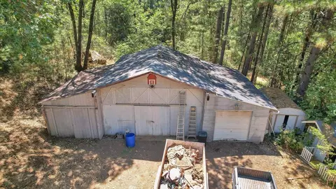 Exterior - 12986 S Mack Rd, Grass Valley, CA 95949 photo 15 of 33