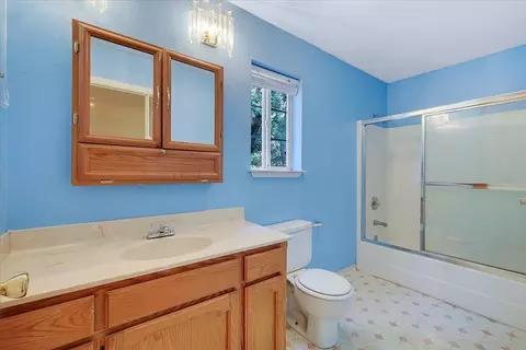 Bath - 12986 S Mack Rd, Grass Valley, CA 95949 photo 4 of 5
