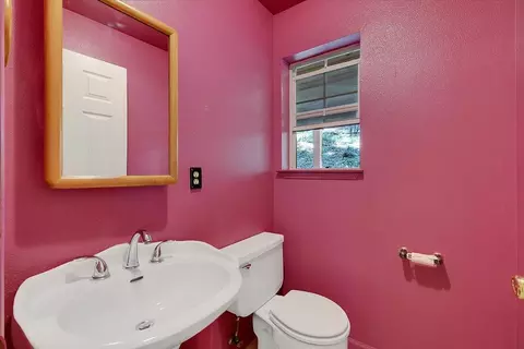 Bath - 12986 S Mack Rd, Grass Valley, CA 95949 photo 5 of 5