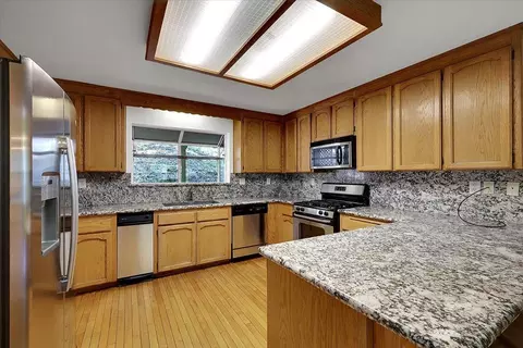 Kitchen - 12986 S Mack Rd, Grass Valley, CA 95949 photo 2 of 5