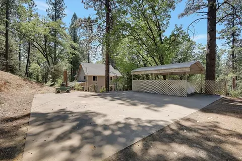 Exterior - 12986 S Mack Rd, Grass Valley, CA 95949 photo 25 of 33