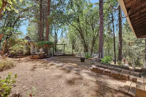 Exterior - 12986 S Mack Rd, Grass Valley, CA 95949 photo 16 of 33